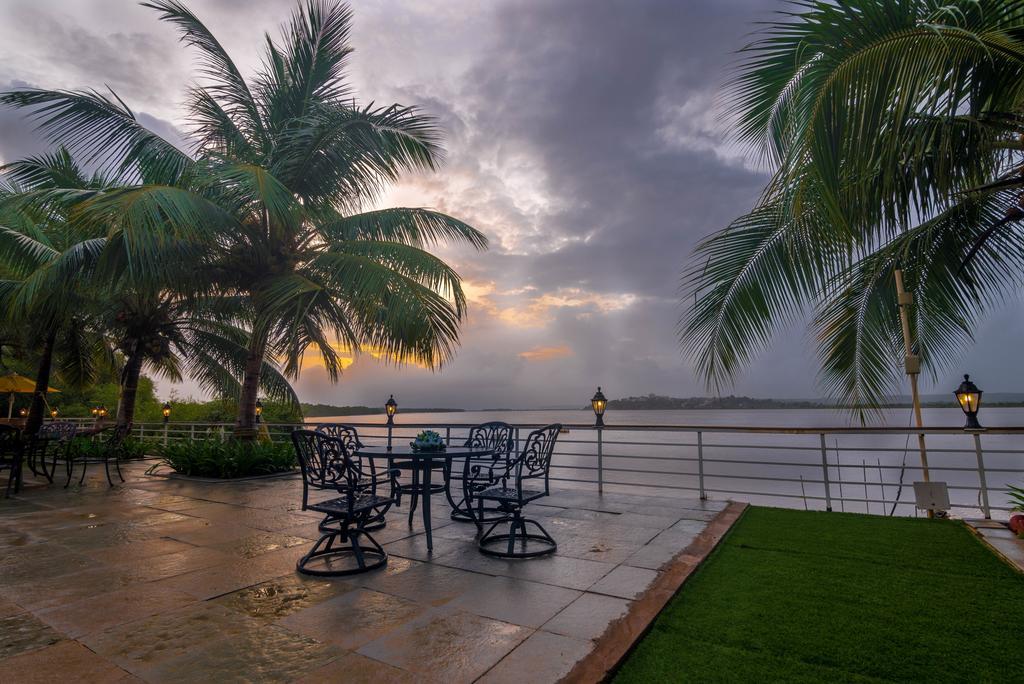 Deltin Palms Riverfront Panaji Eksteriør bilde